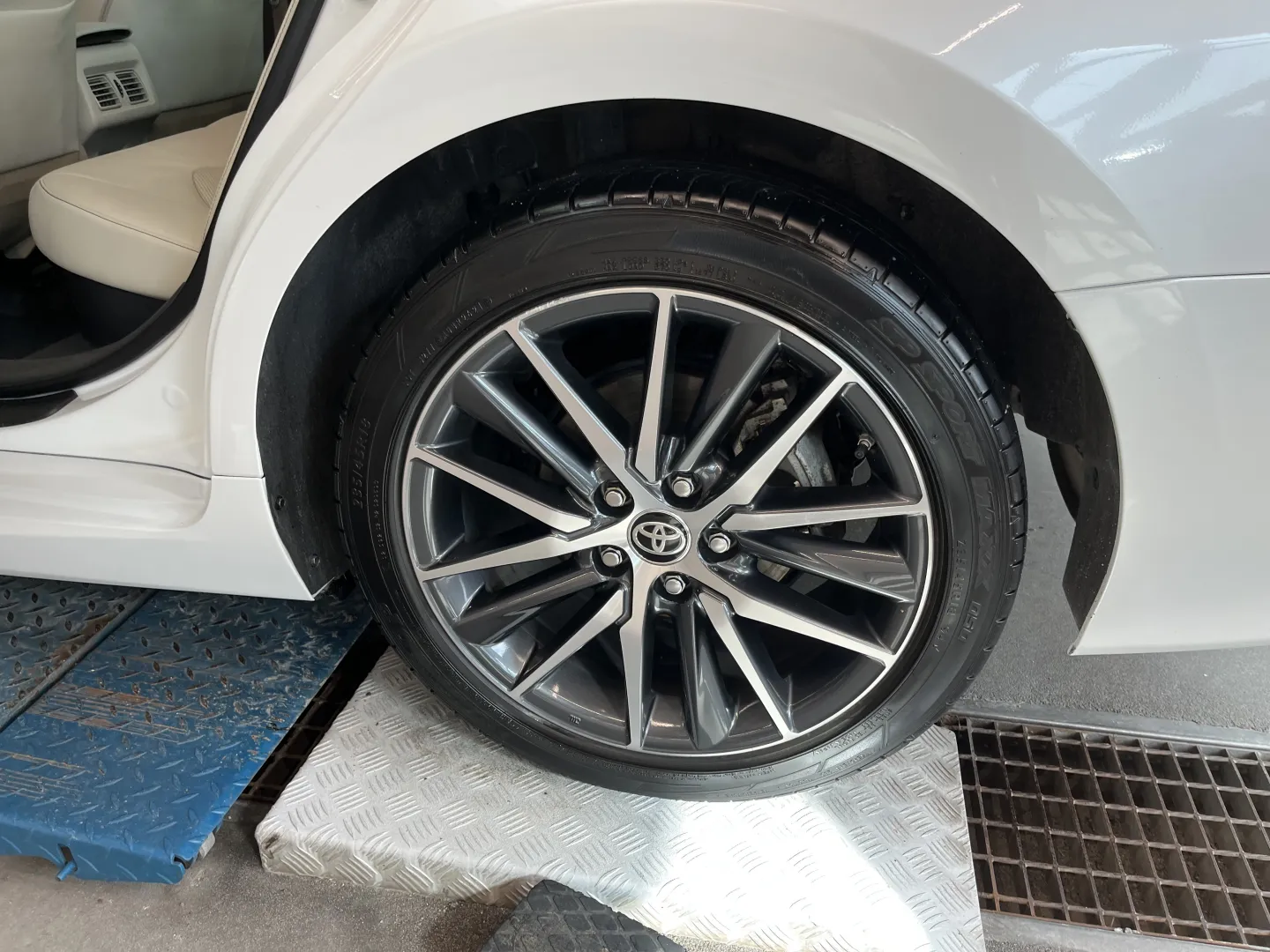 TOYOTA Camry SZG-757 carousel image