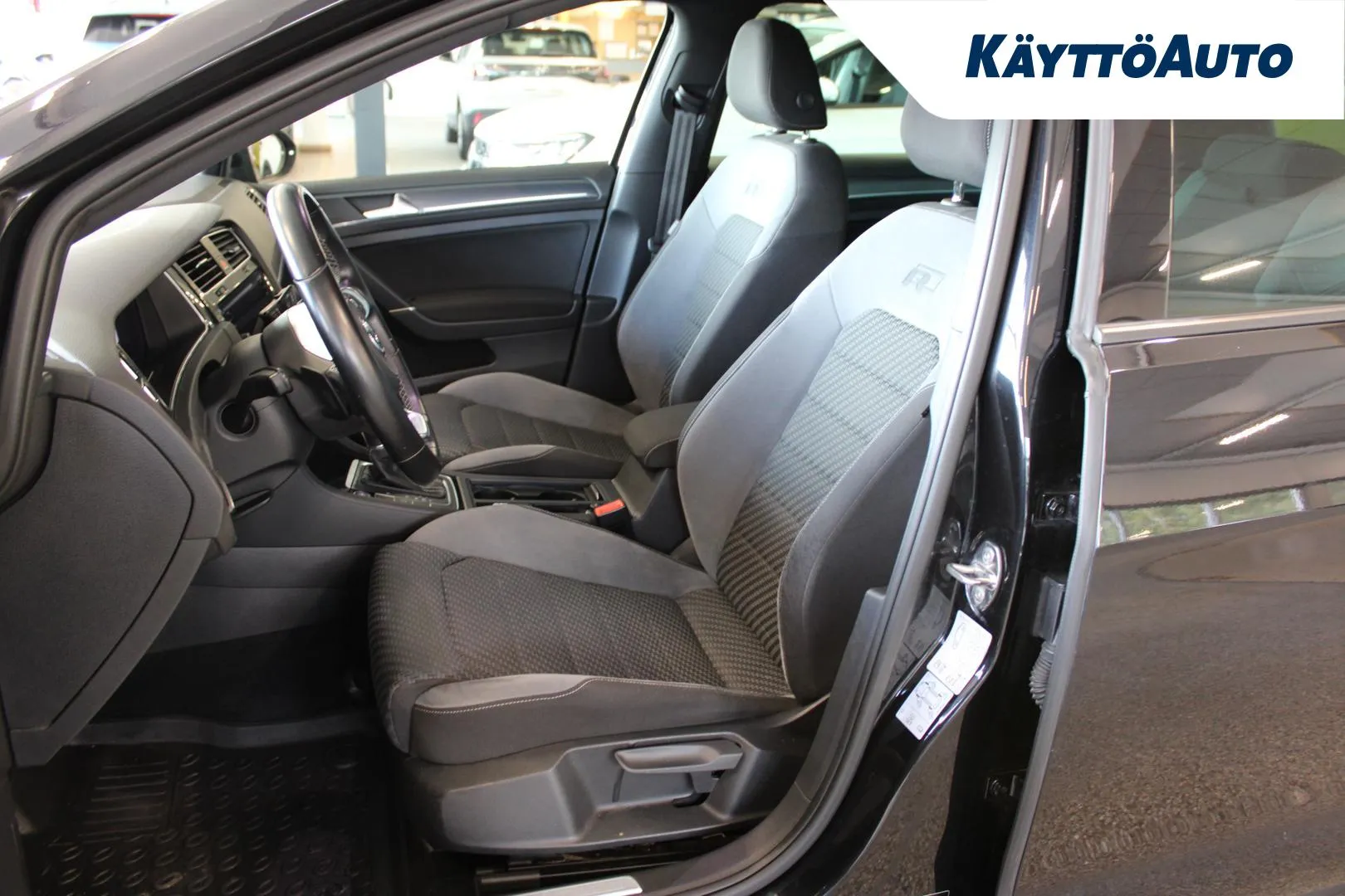 VOLKSWAGEN Golf CME-103 carousel image