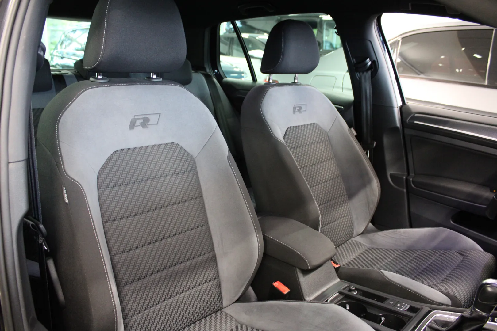 VOLKSWAGEN Golf CME-103 carousel image