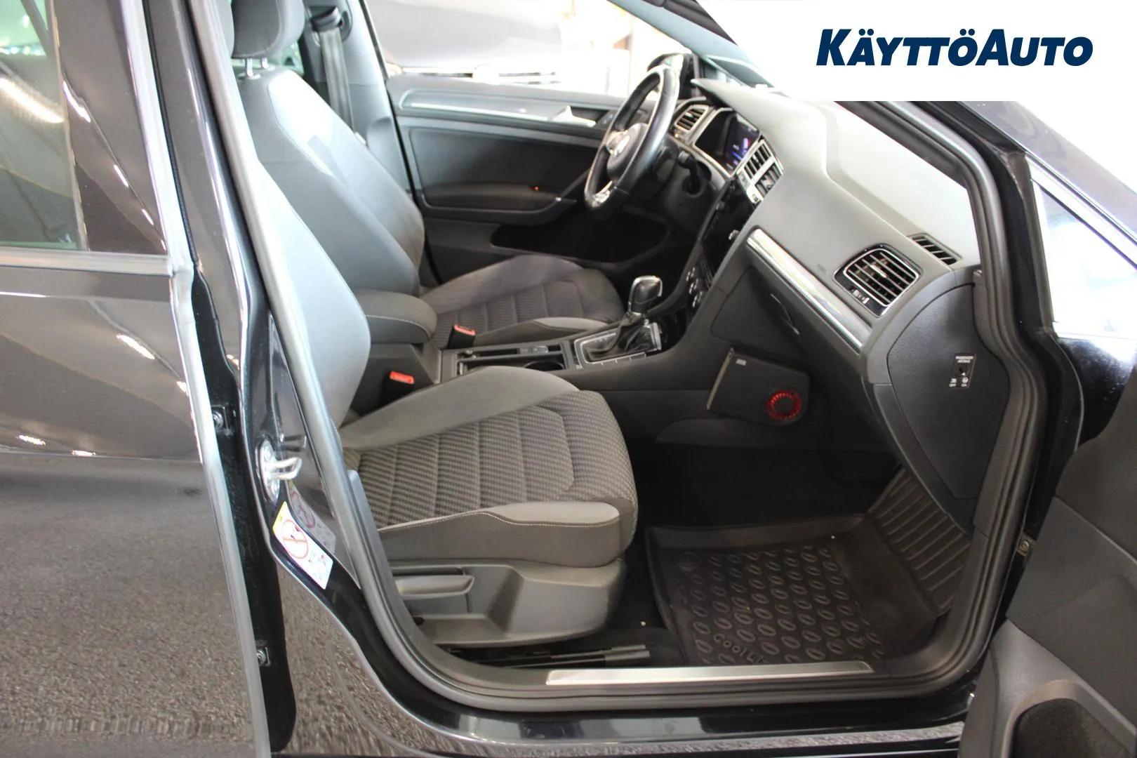 VOLKSWAGEN Golf CME-103 carousel image