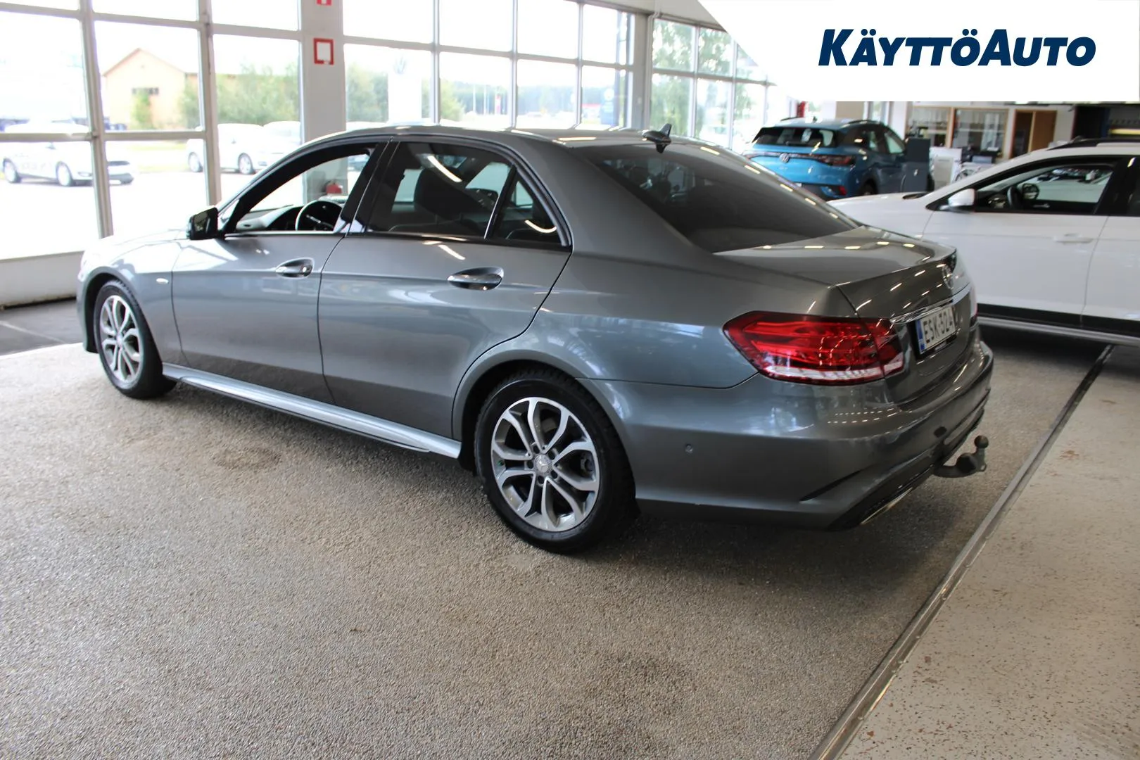 MERCEDES-BENZ E ESK-324 carousel image