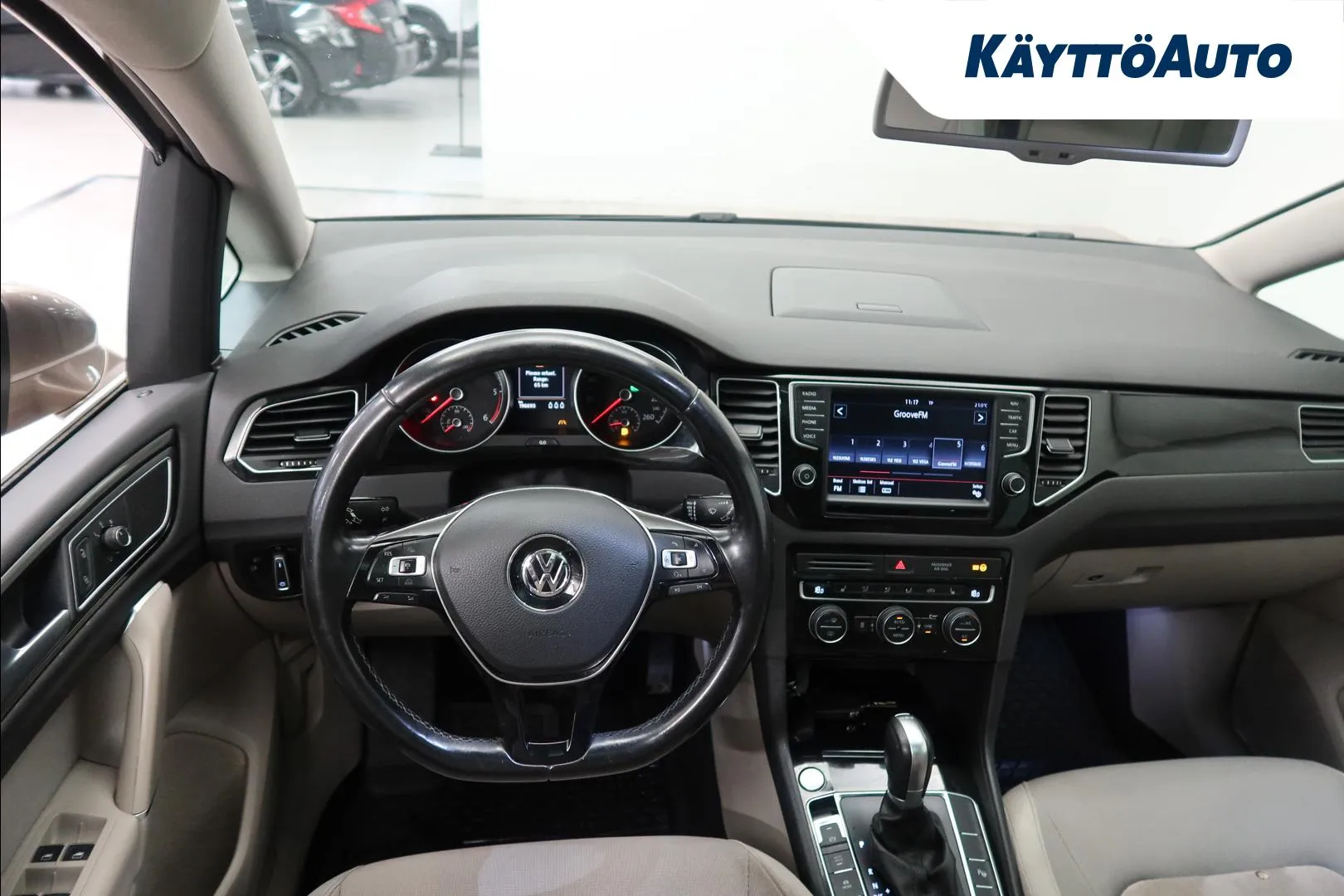 VOLKSWAGEN Golf Sportsvan RRZ-208 carousel image