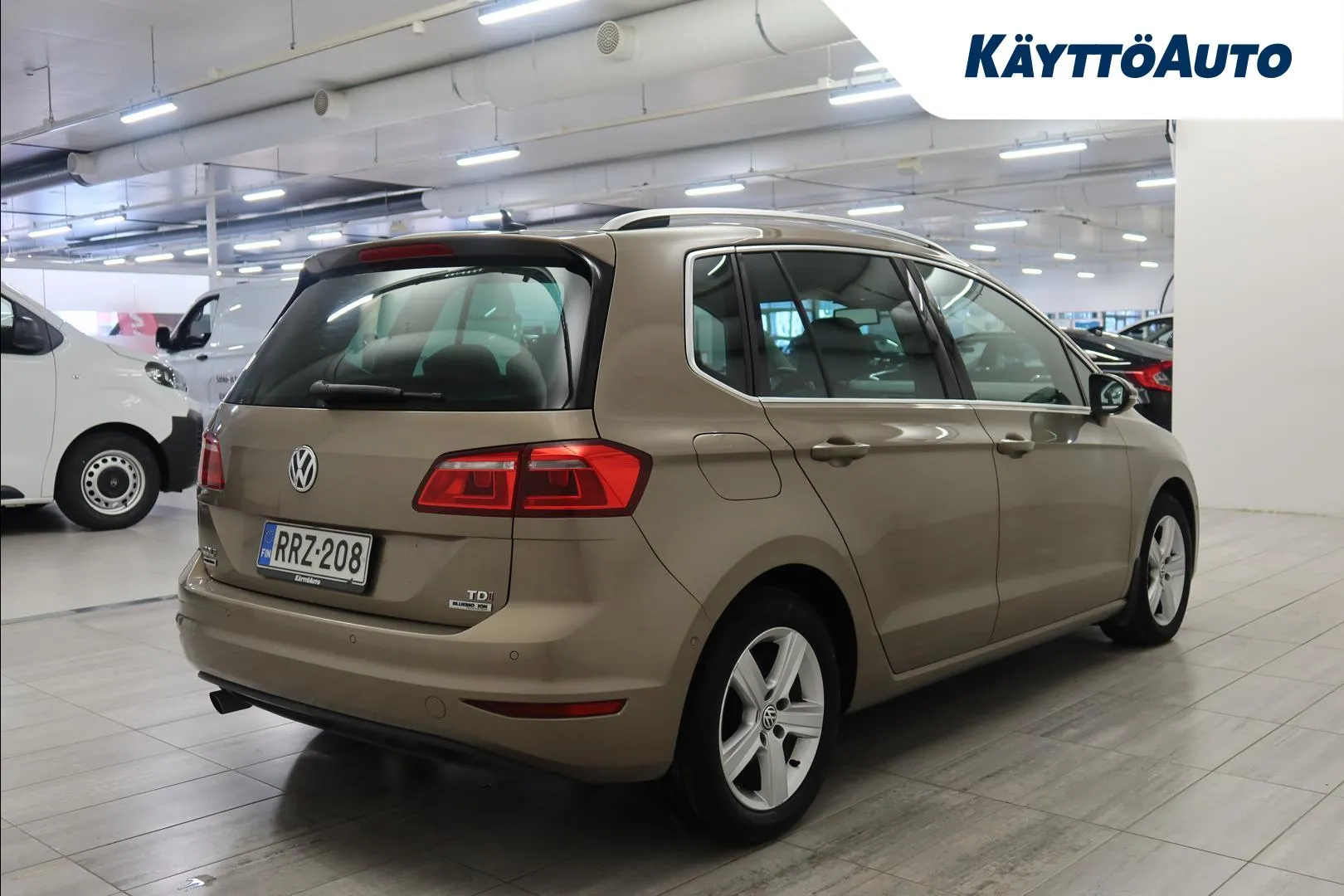 VOLKSWAGEN Golf Sportsvan RRZ-208 carousel image