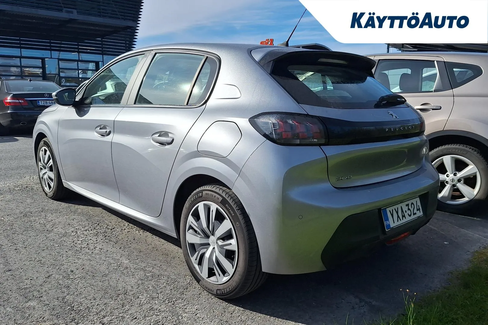 PEUGEOT 208 YXA-324 carousel image