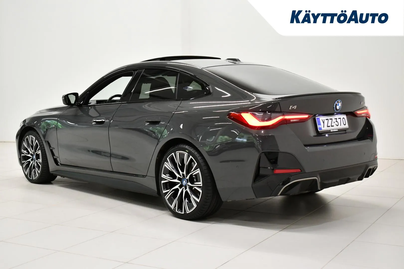 BMW i4 YZZ-370 carousel image