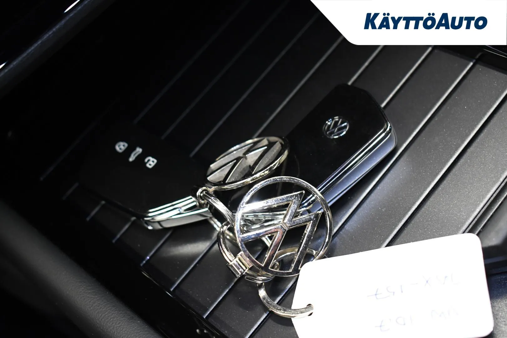 VOLKSWAGEN ID.7 YZZ-371 carousel image