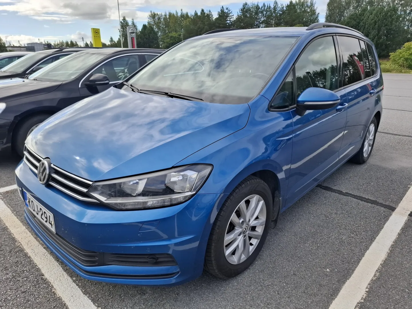 VOLKSWAGEN Touran KOJ-294 carousel image