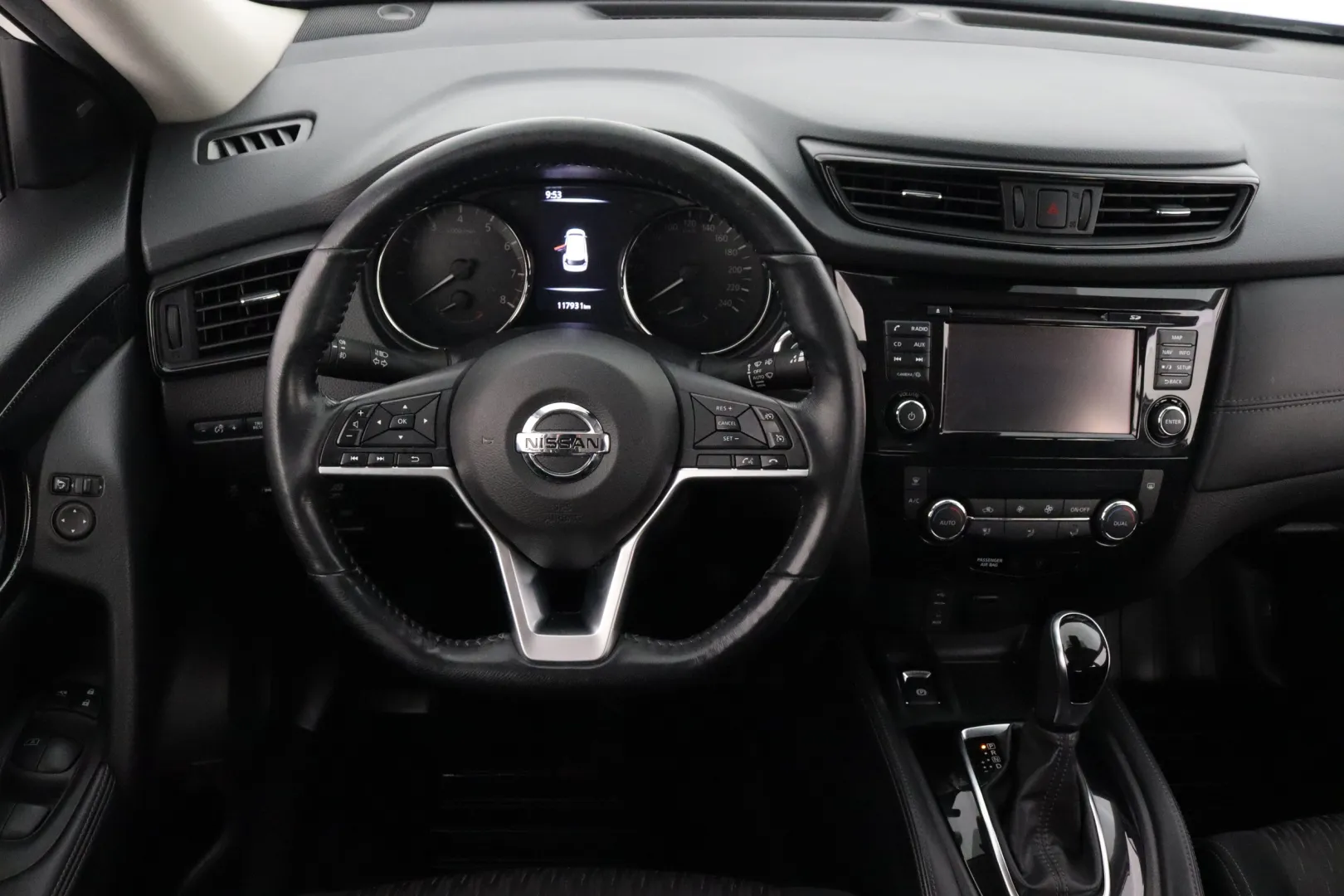 NISSAN X-Trail CON-572 carousel image