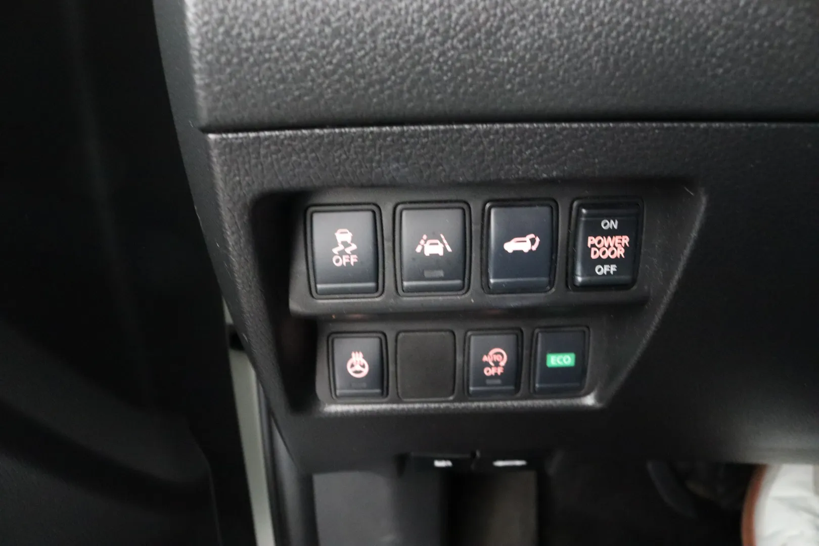 NISSAN X-Trail CON-572 carousel image