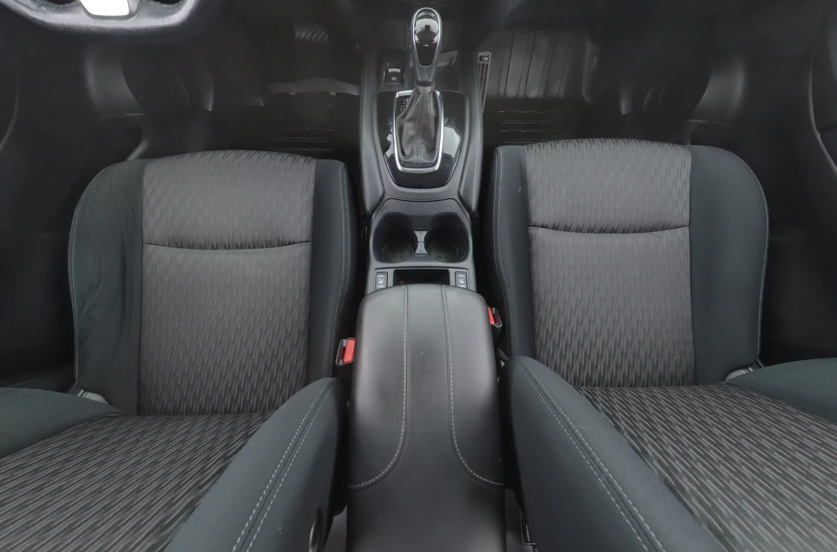 NISSAN X-Trail CON-572 carousel image