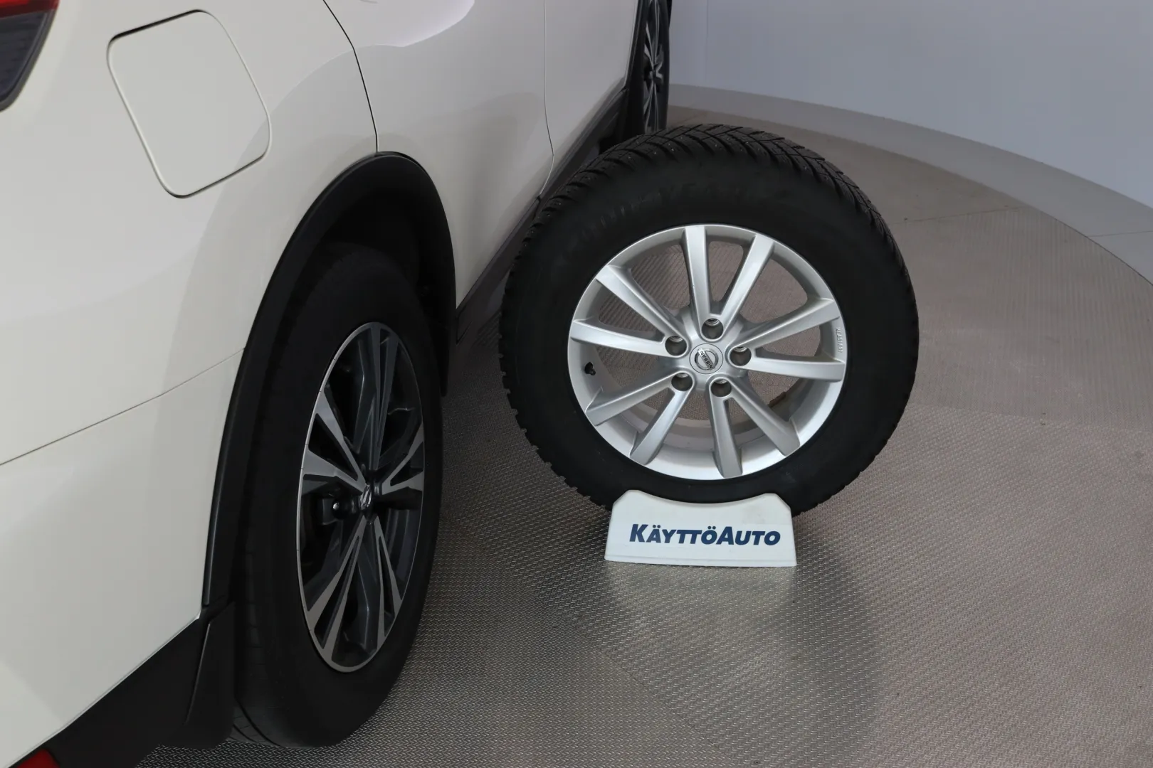 NISSAN X-Trail CON-572 carousel image