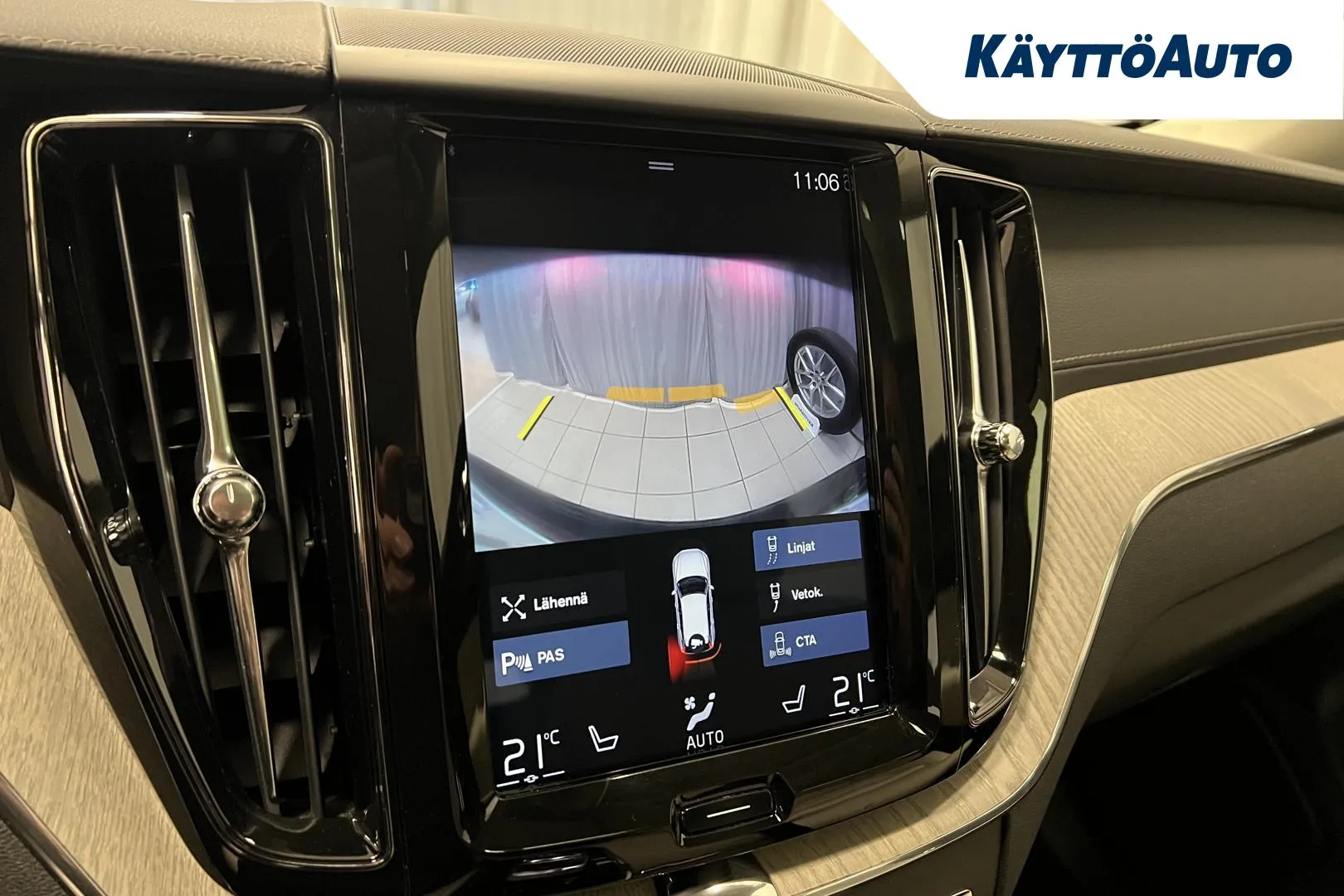 VOLVO XC60 XXC-185 carousel image