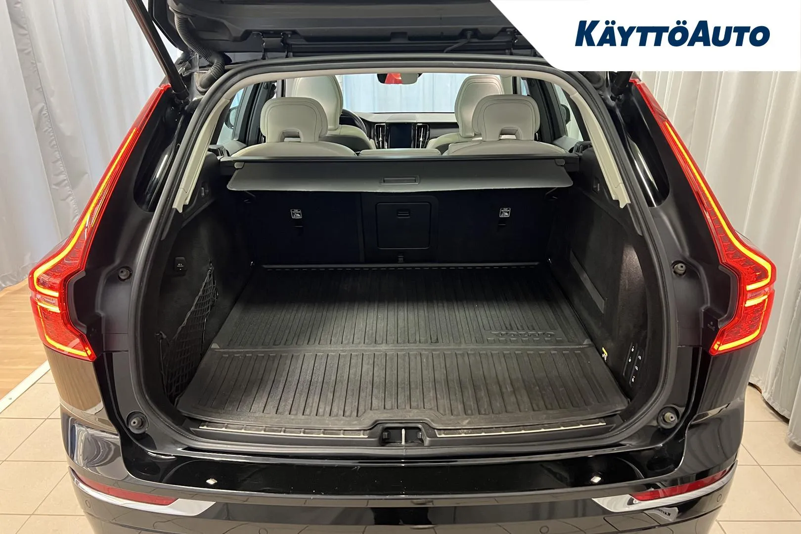 VOLVO XC60 XXC-185 carousel image