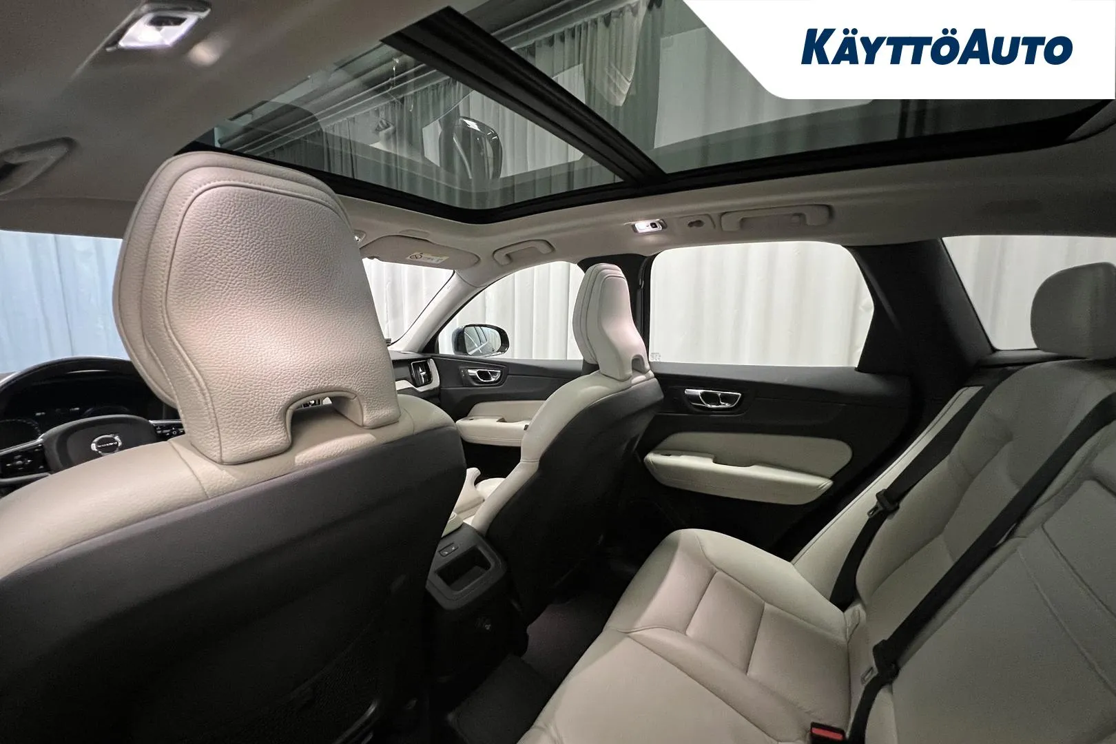 VOLVO XC60 XXC-185 carousel image