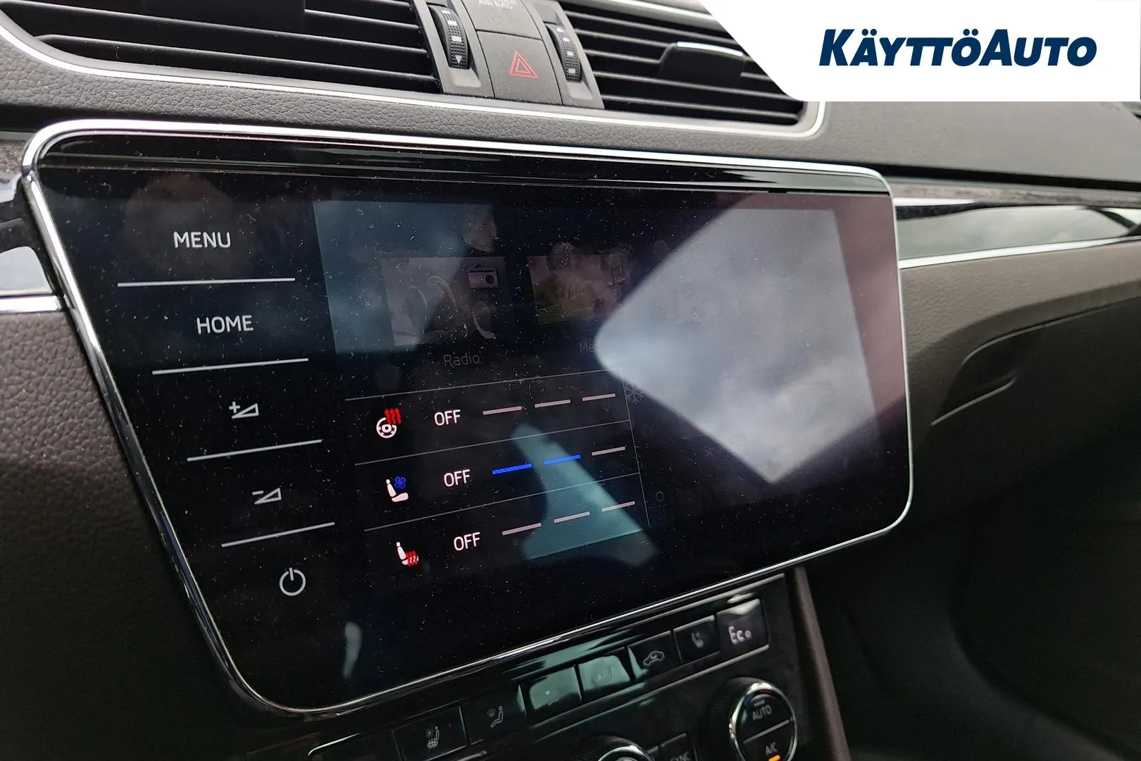 SKODA Superb XXH-263 carousel image
