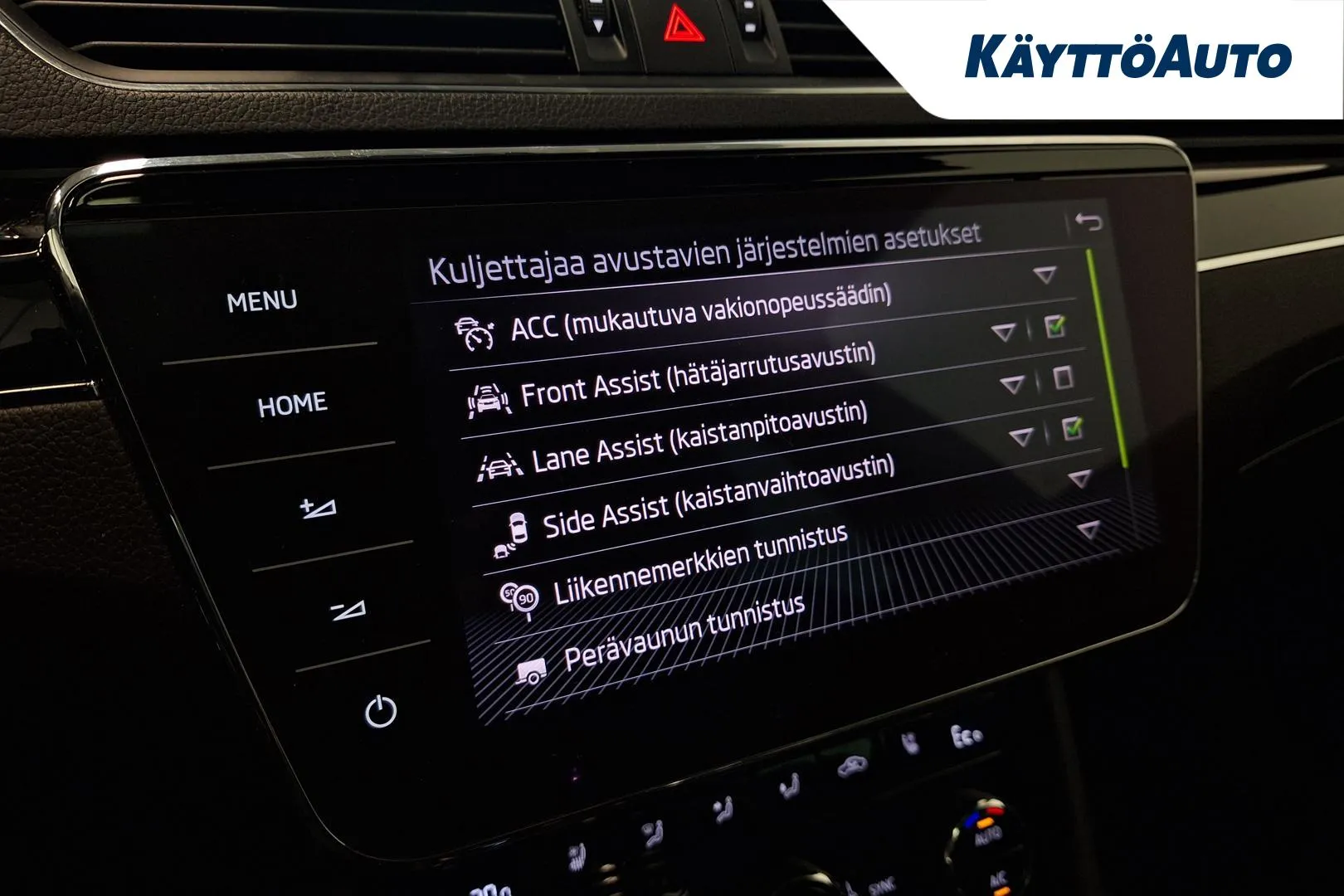 SKODA Superb XXH-263 carousel image