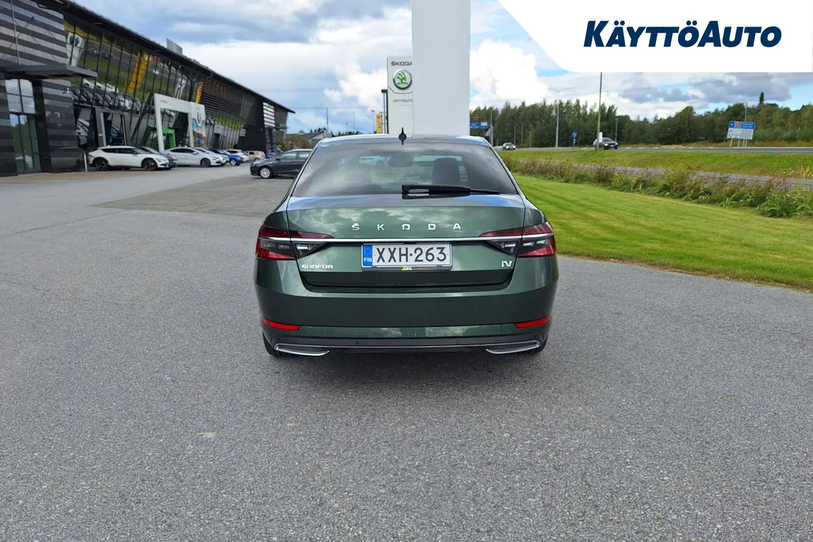 SKODA Superb XXH-263 carousel image