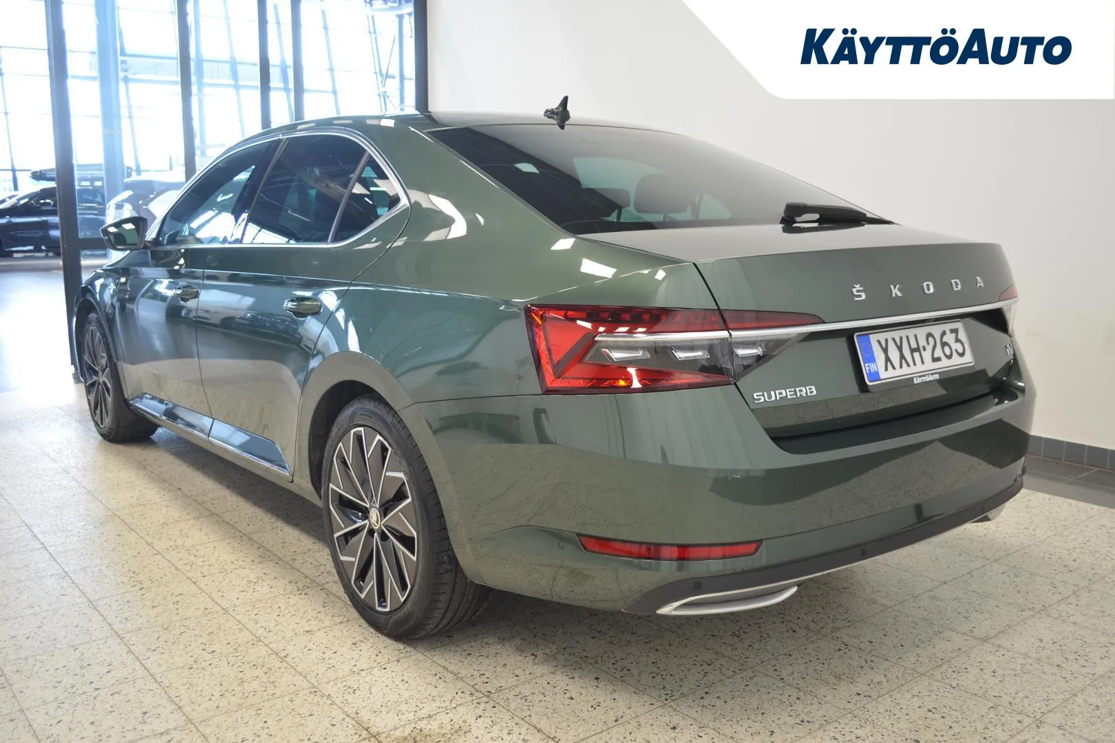 SKODA Superb XXH-263 carousel image