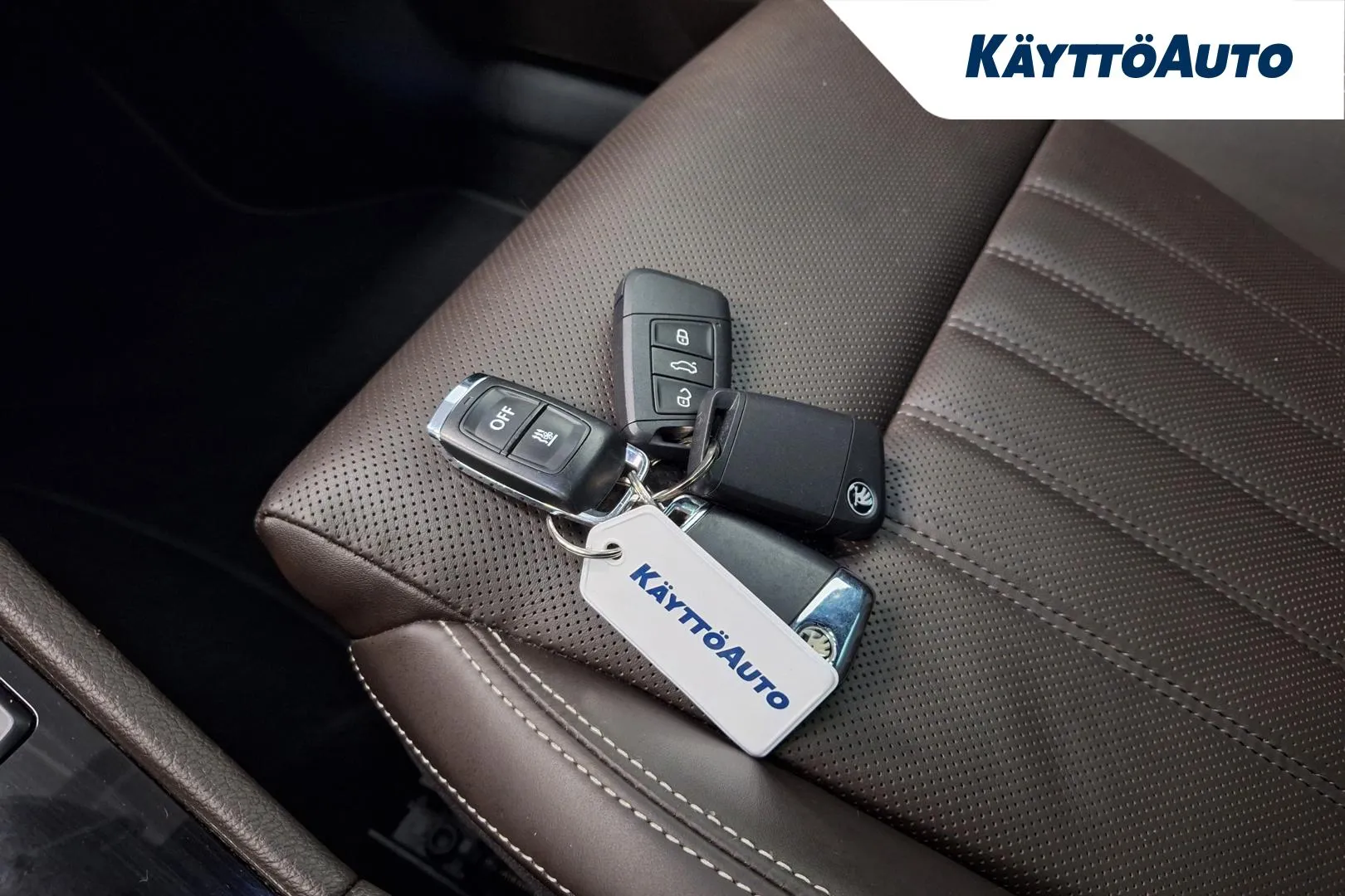 SKODA Superb XXH-263 carousel image