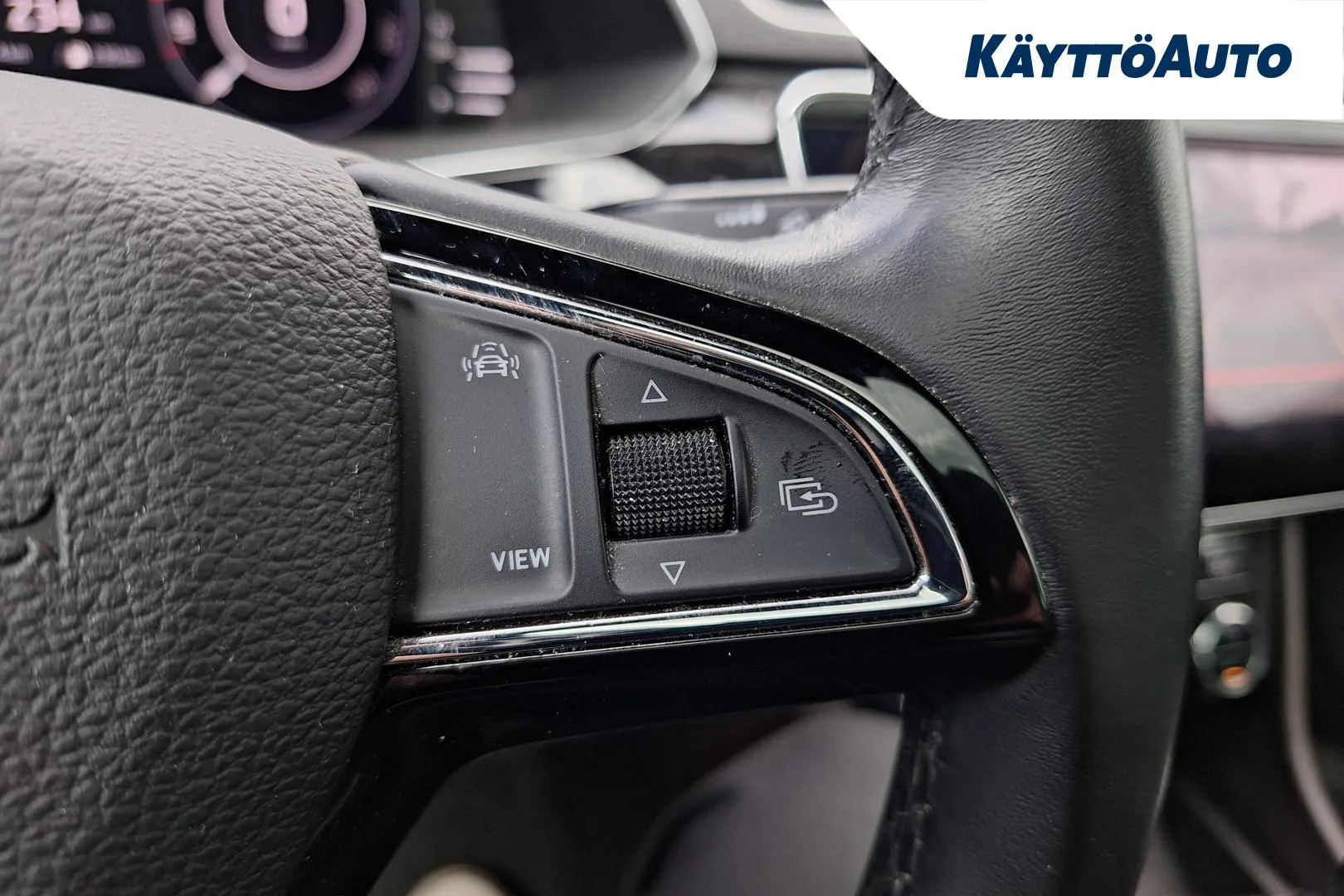 SKODA Superb XXH-263 carousel image