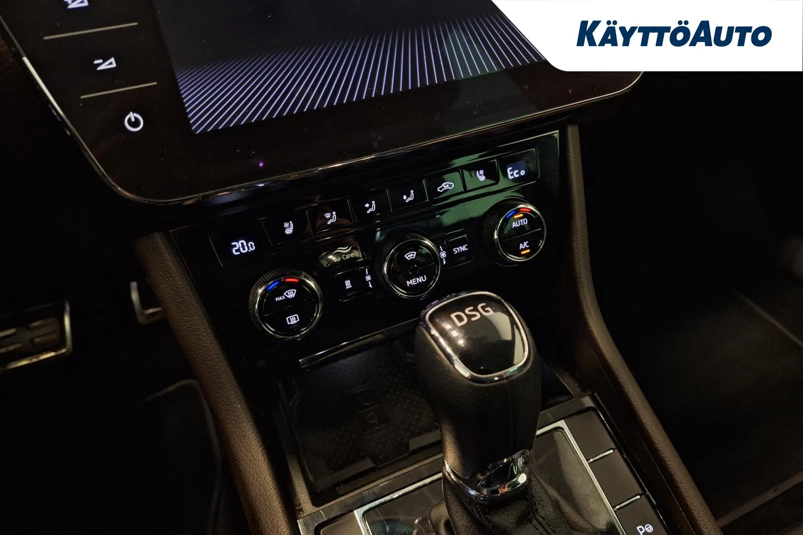 SKODA Superb XXH-263 carousel image