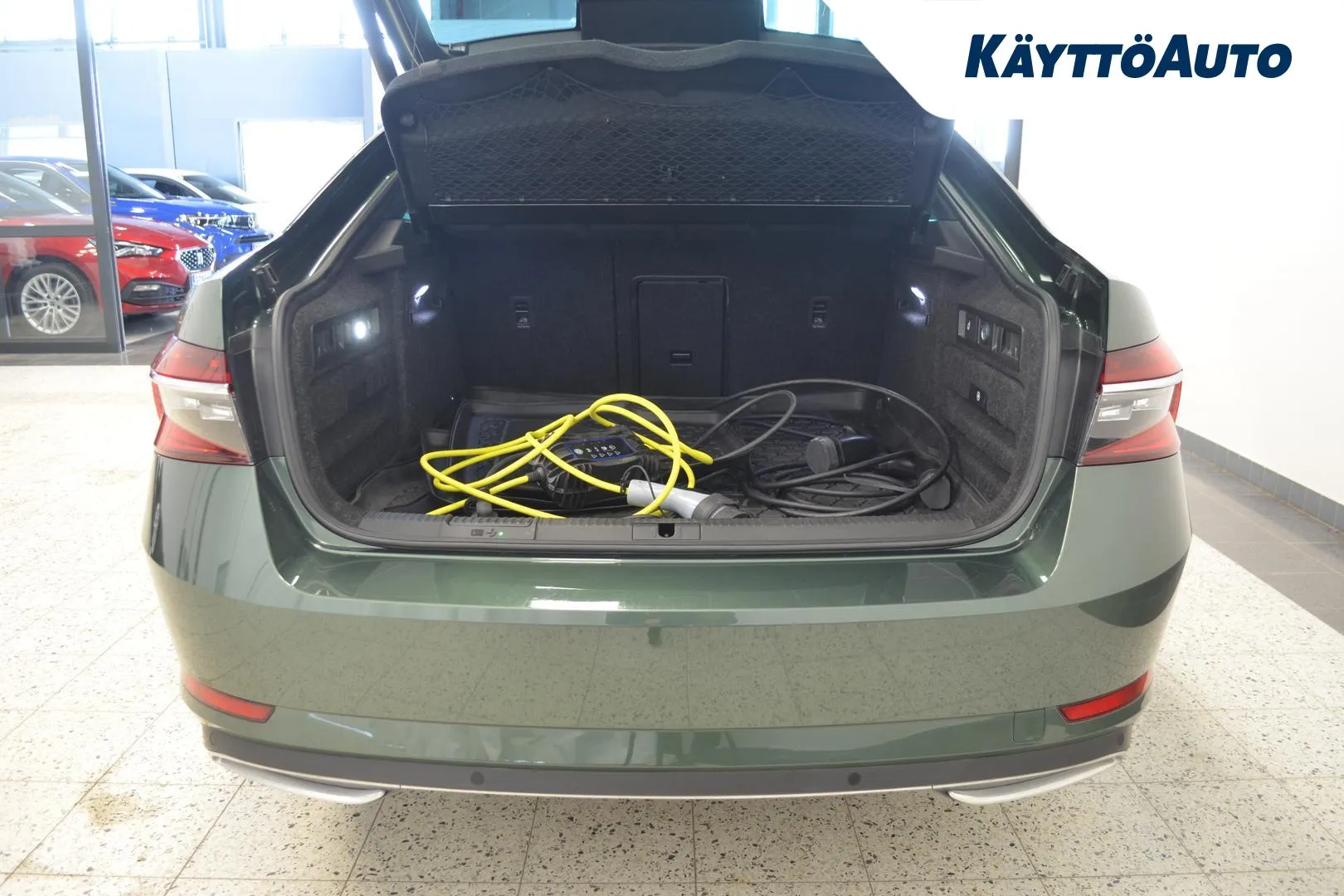 SKODA Superb XXH-263 carousel image