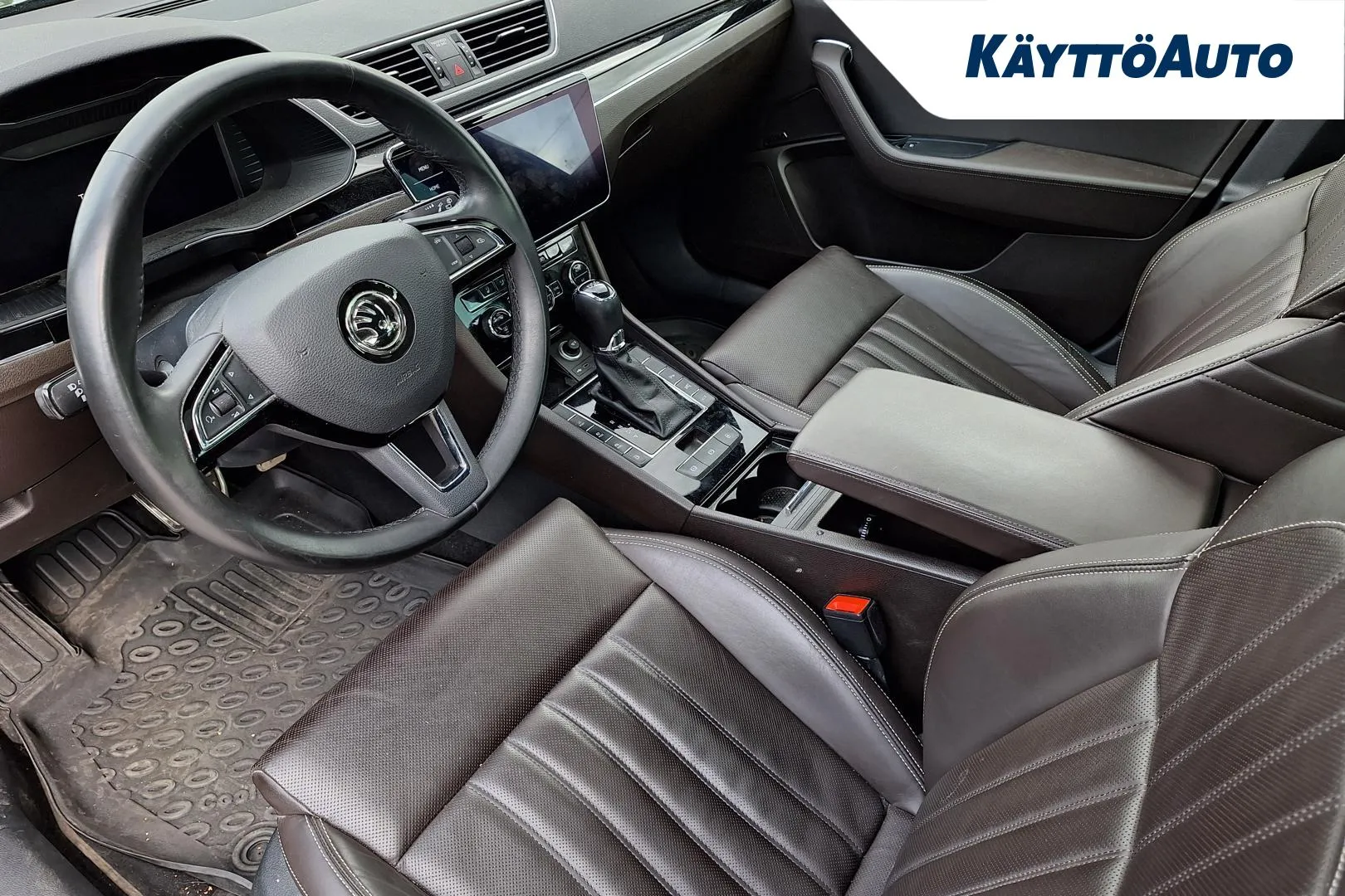SKODA Superb XXH-263 carousel image