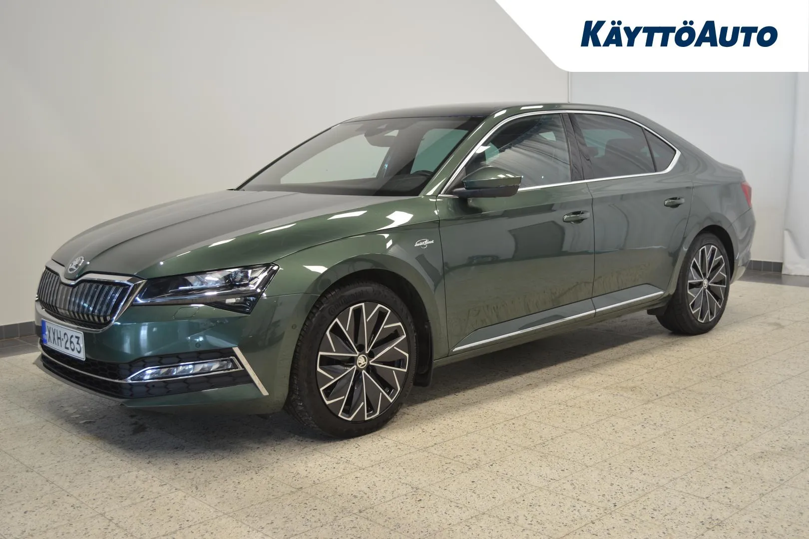 SKODA Superb XXH-263 carousel image