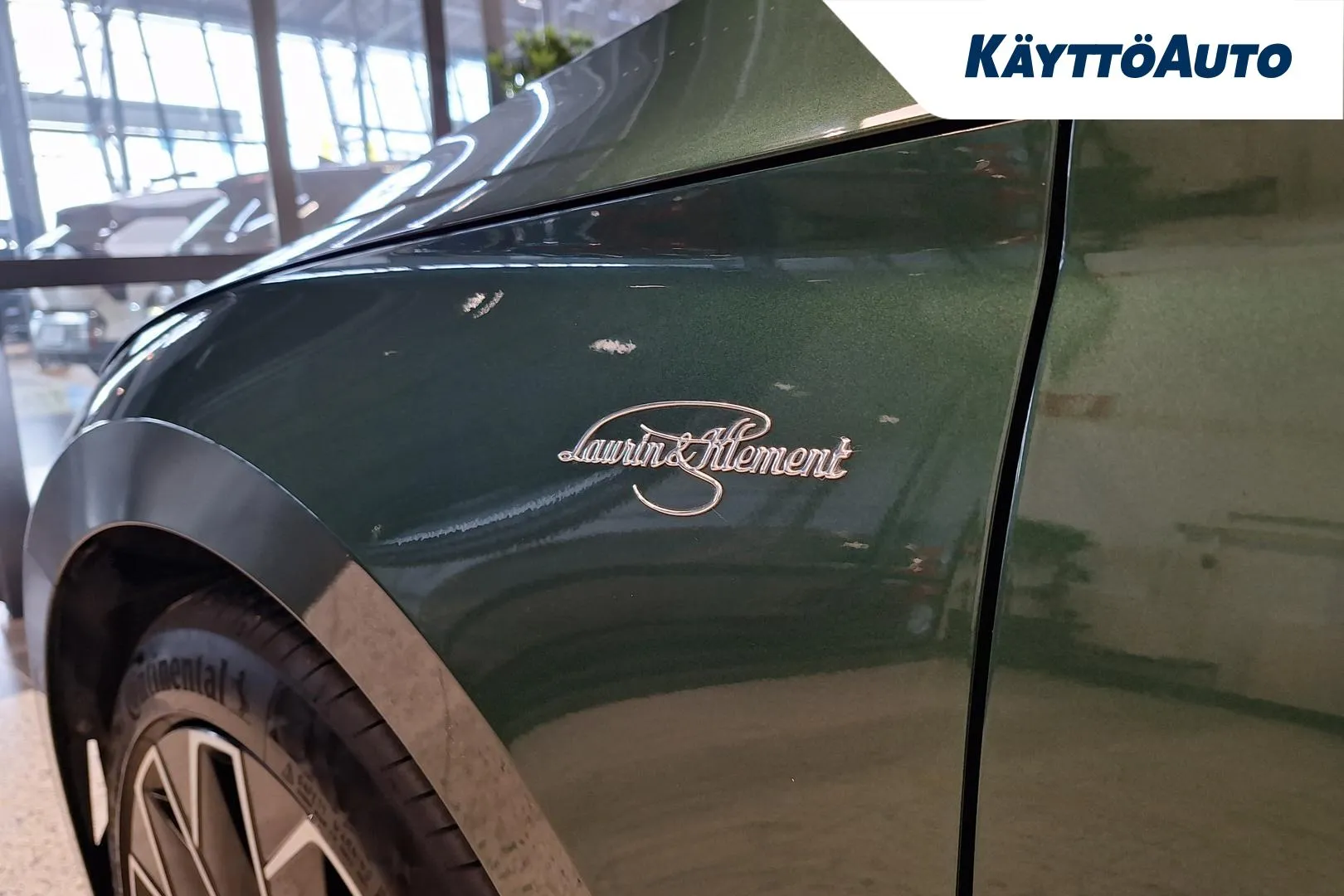 SKODA Superb XXH-263 carousel image