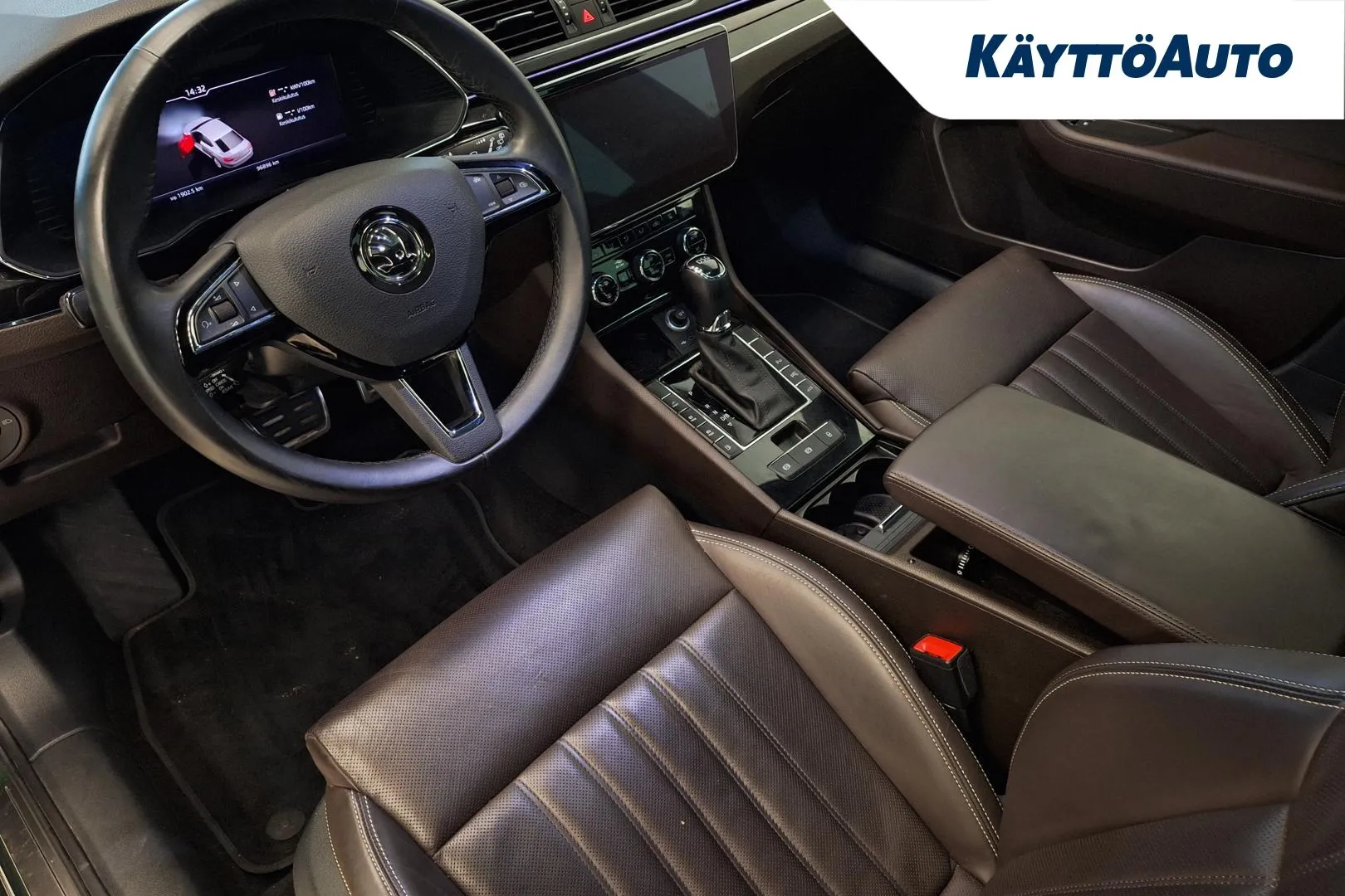 SKODA Superb XXH-263 carousel image