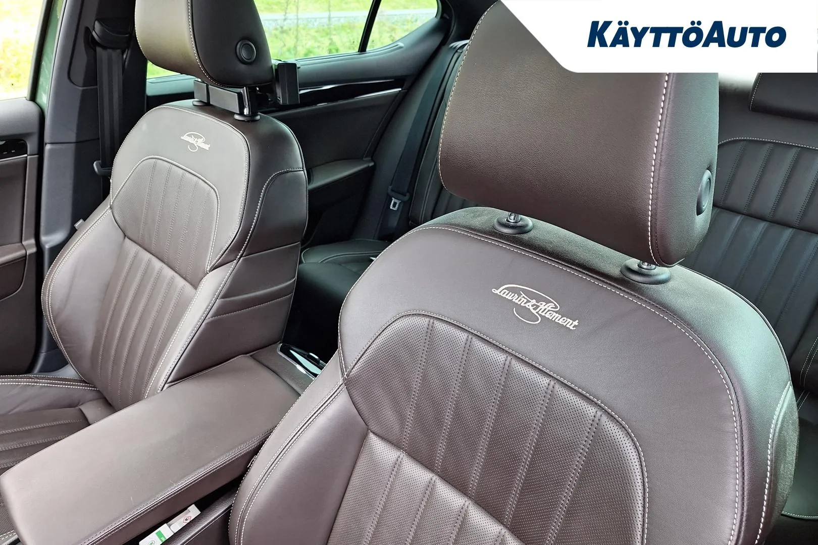 SKODA Superb XXH-263 carousel image