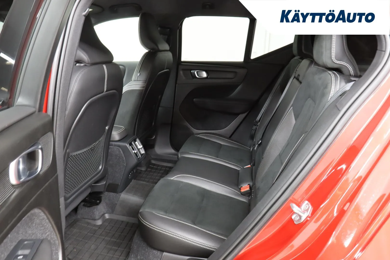 VOLVO XC40 GNH-244 carousel image