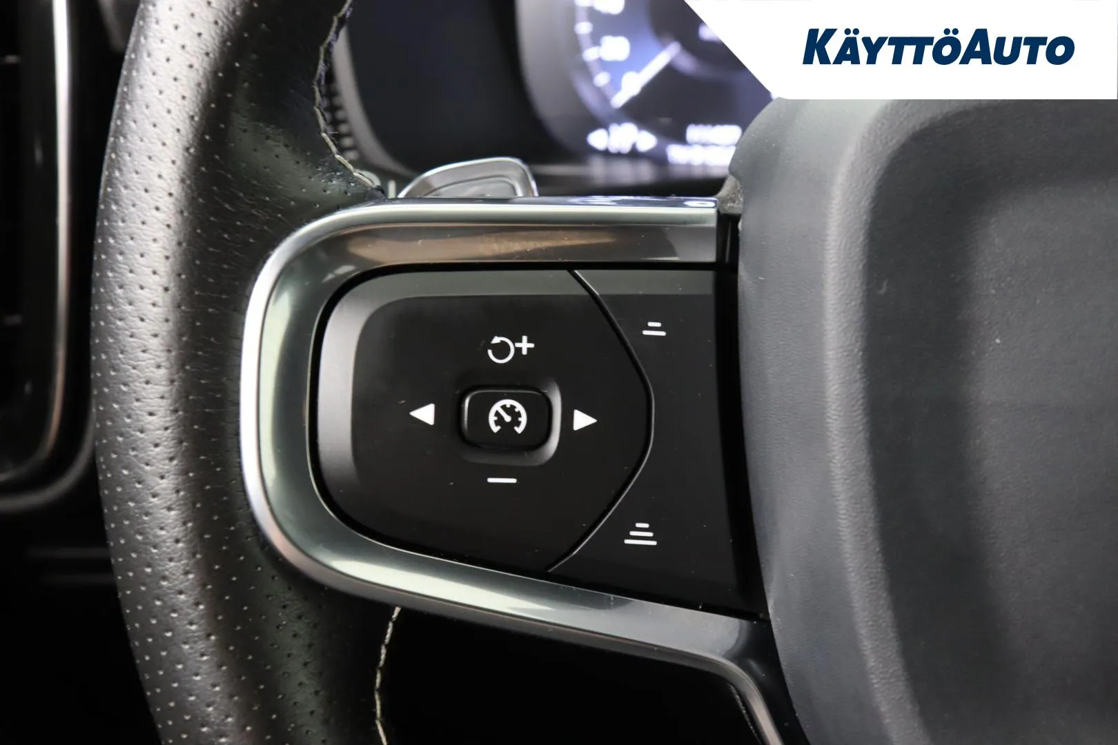 VOLVO XC40 GNH-244 carousel image