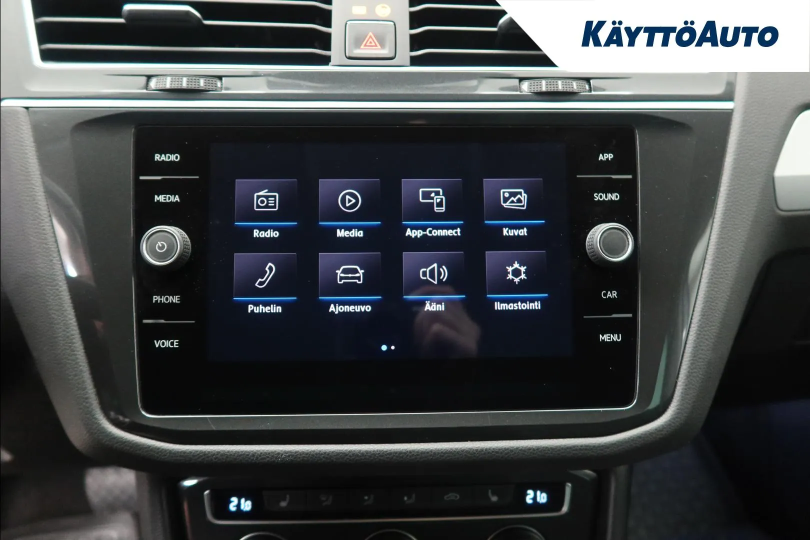 VOLKSWAGEN Tiguan SOC-903 carousel image
