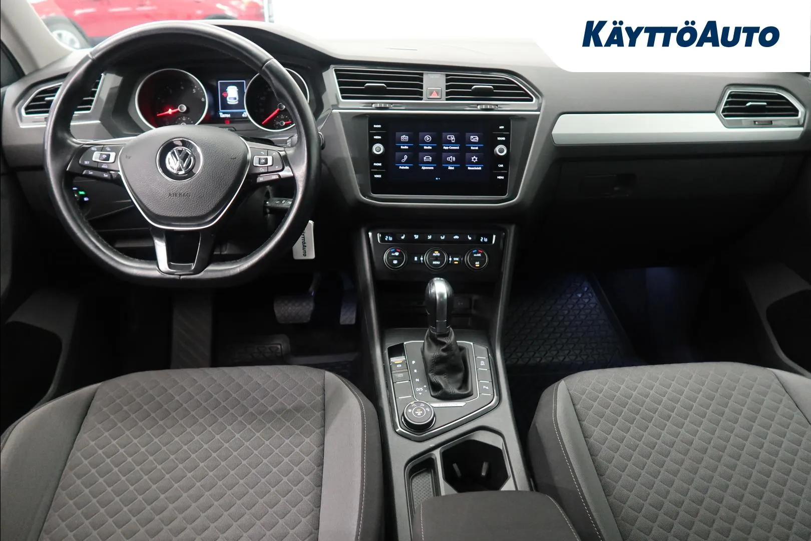 VOLKSWAGEN Tiguan SOC-903 carousel image