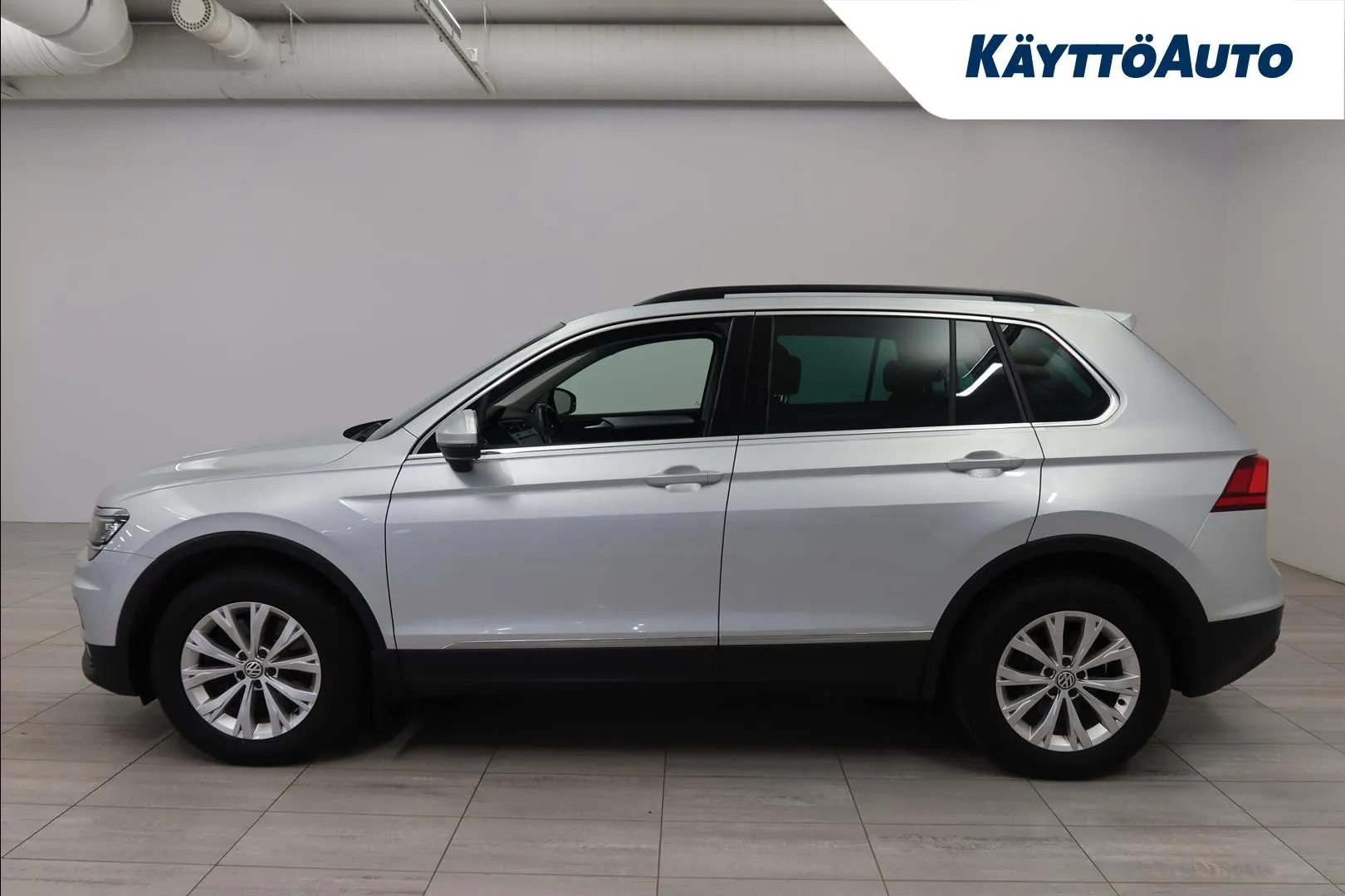 VOLKSWAGEN Tiguan SOC-903 carousel image
