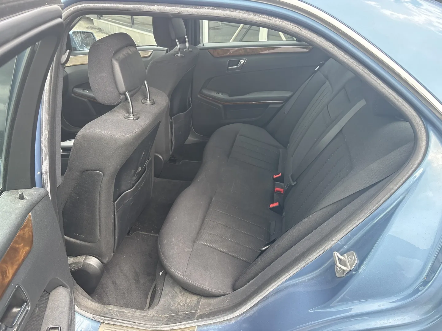 MERCEDES-BENZ E EMY-931 carousel image