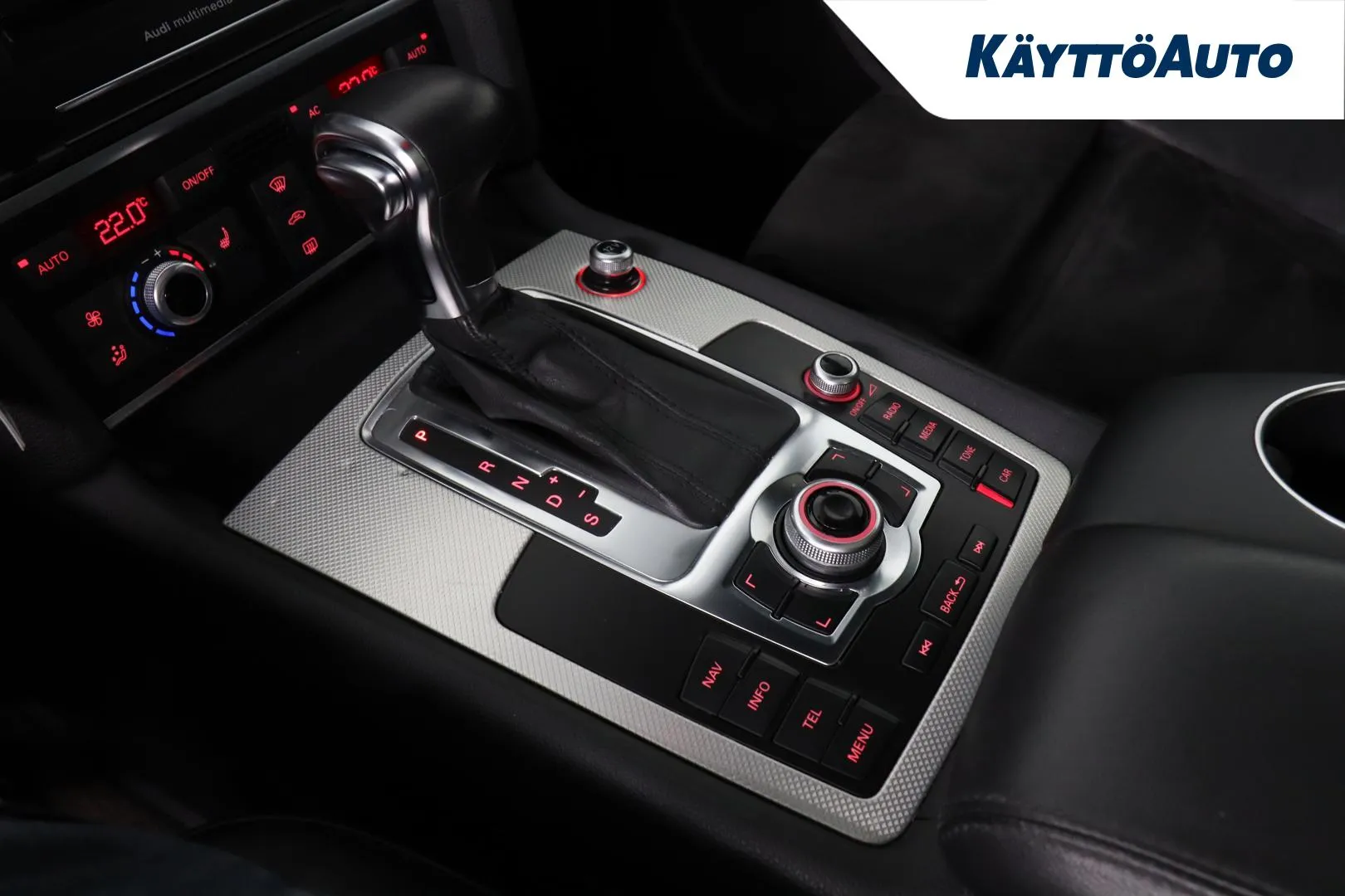 AUDI Q7 IJT-873 carousel image