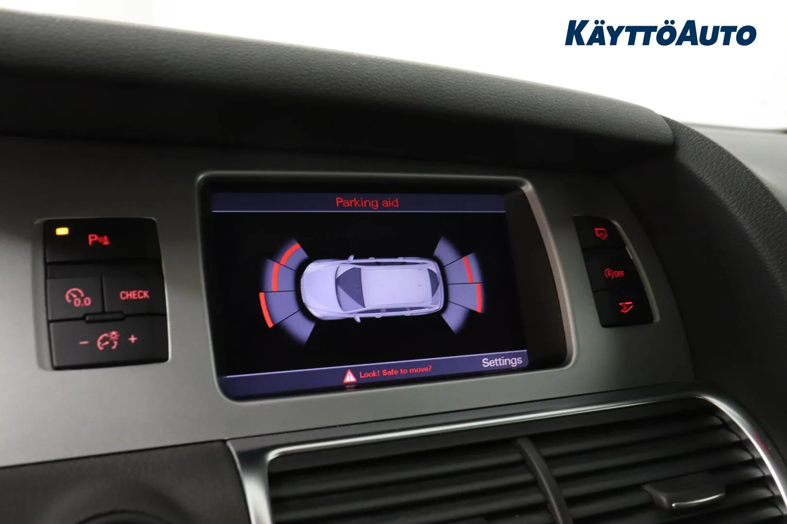 AUDI Q7 IJT-873 carousel image