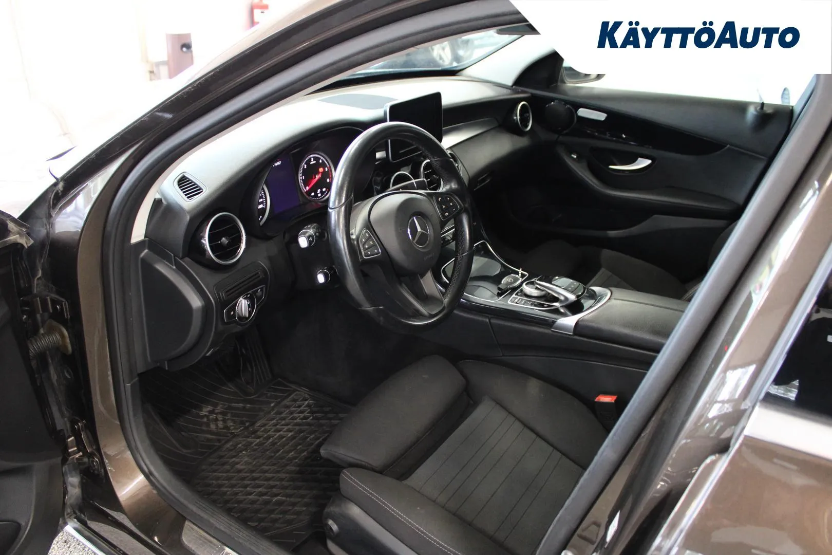 MERCEDES-BENZ C VXY-748 carousel image