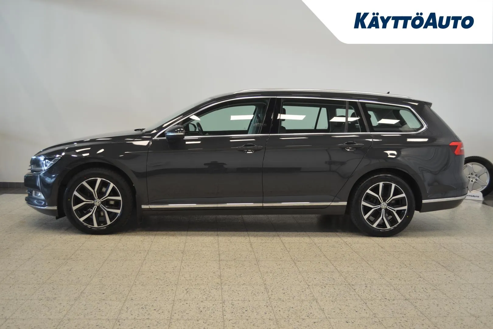 VOLKSWAGEN Passat SMX-419 carousel image