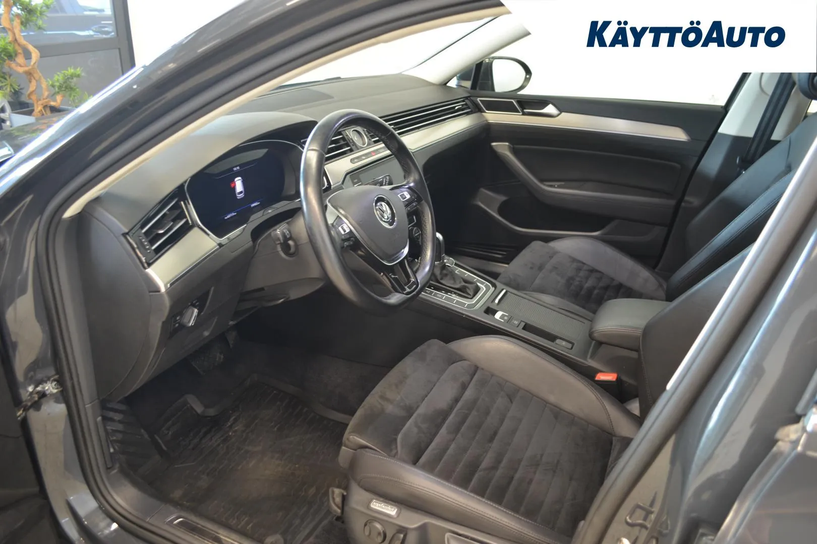 VOLKSWAGEN Passat SMX-419 carousel image
