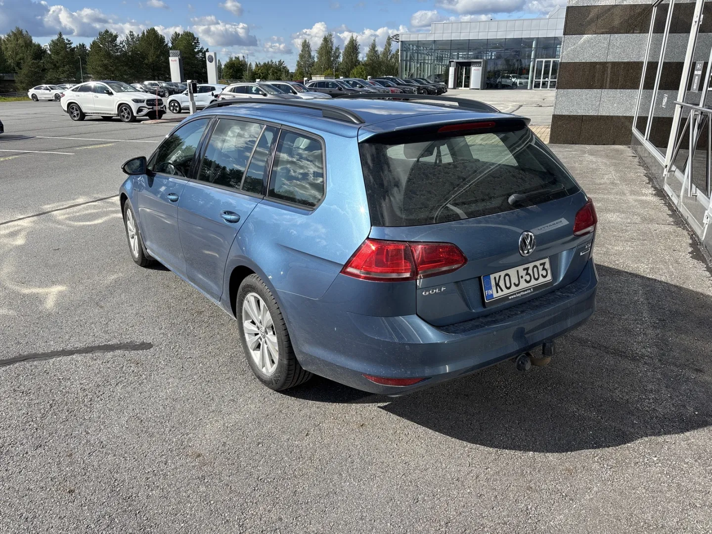 VOLKSWAGEN Golf KOJ-303 carousel image