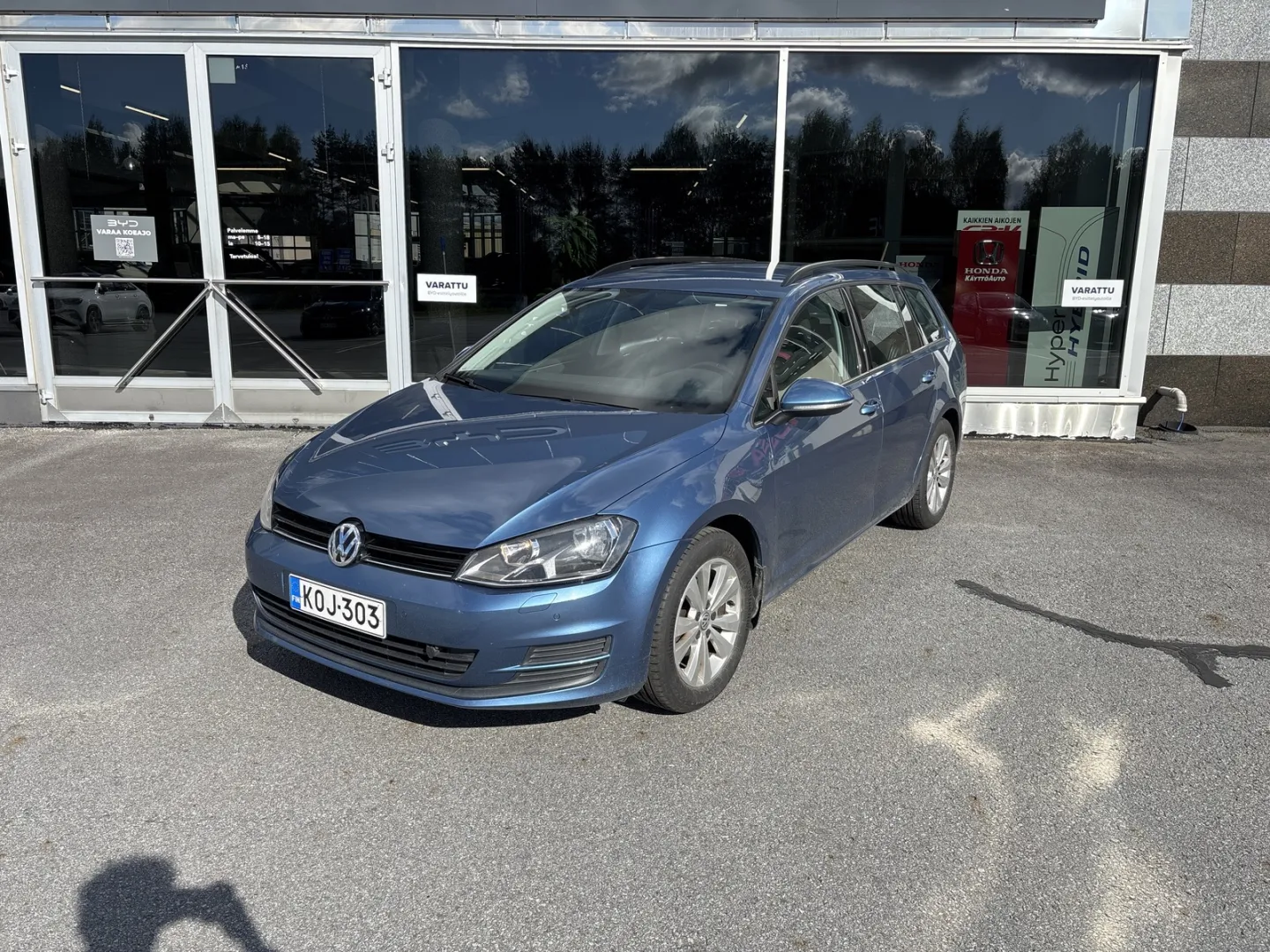 VOLKSWAGEN Golf KOJ-303 carousel image