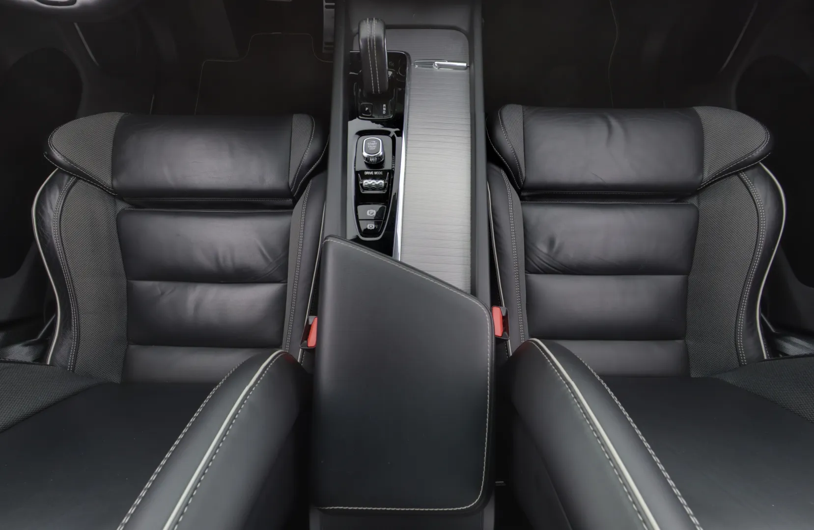 Volvo XC60 NLX-377 carousel image