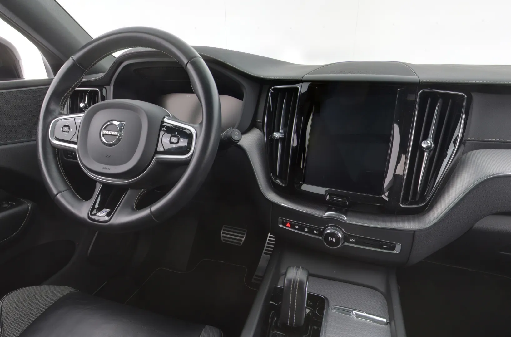 Volvo XC60 NLX-377 carousel image