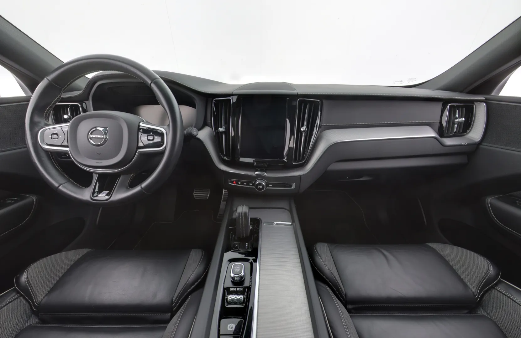 Volvo XC60 NLX-377 carousel image