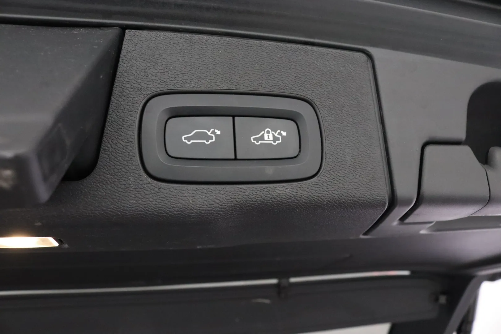 Volvo XC60 NLX-377 carousel image
