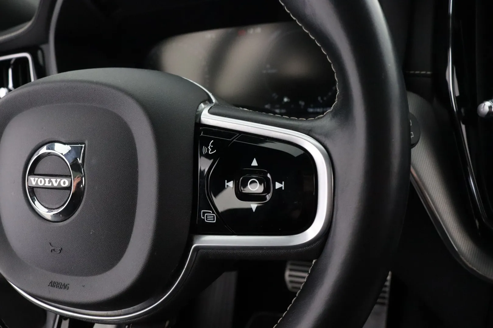 Volvo XC60 NLX-377 carousel image