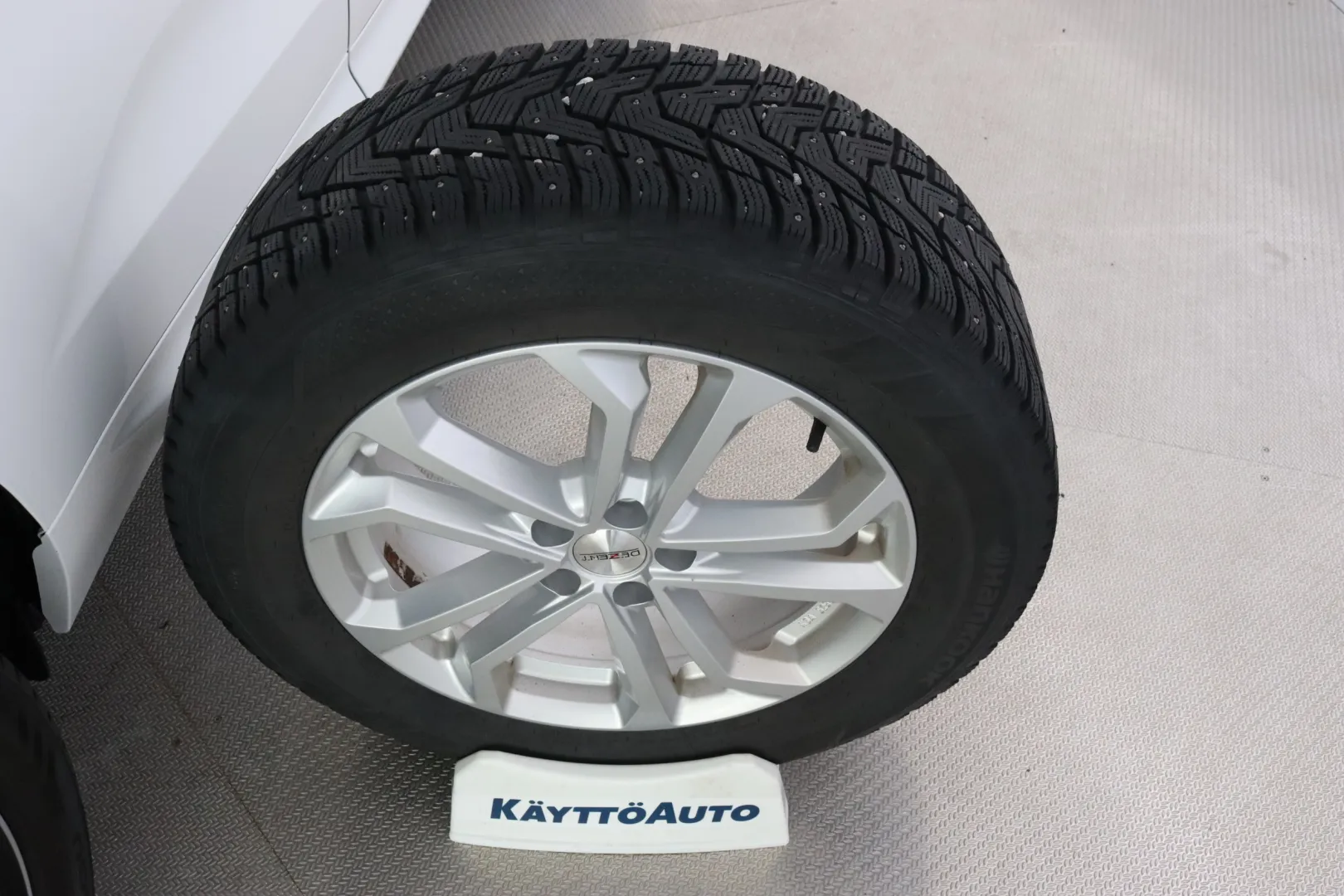 Volvo XC60 NLX-377 carousel image